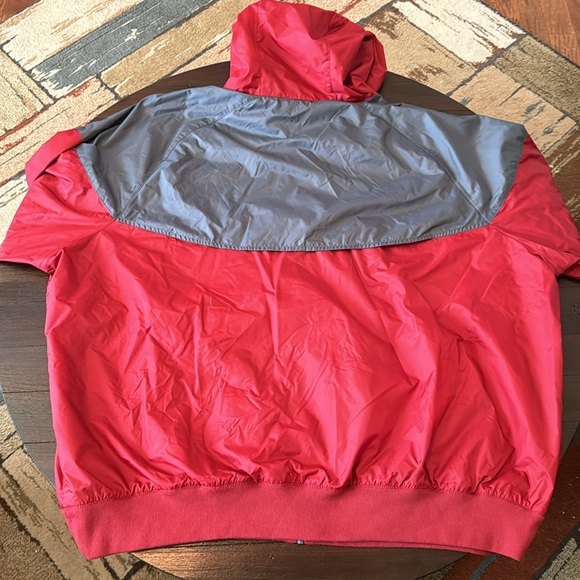 Nike full zip jacket color is brick and grey - Picture 2 of 4